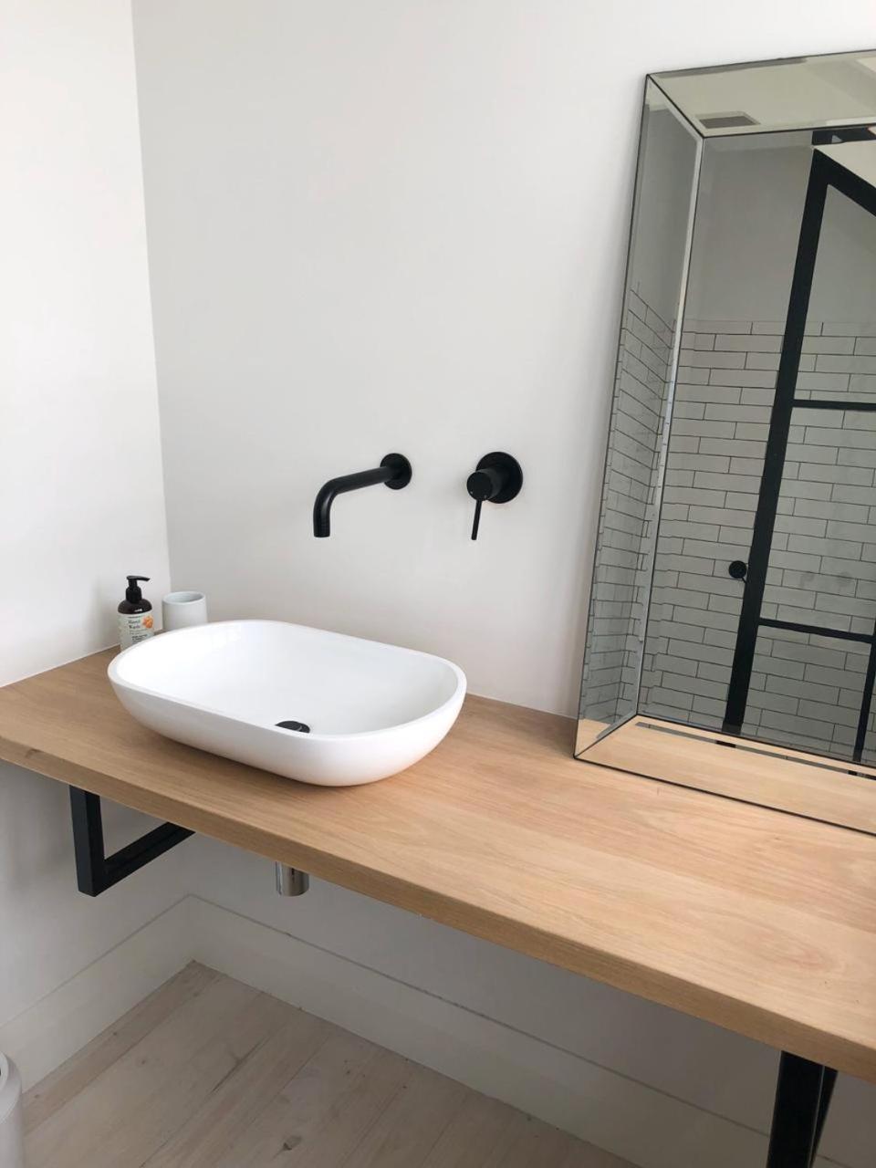 African Flame Apartment Книсна Екстериор снимка