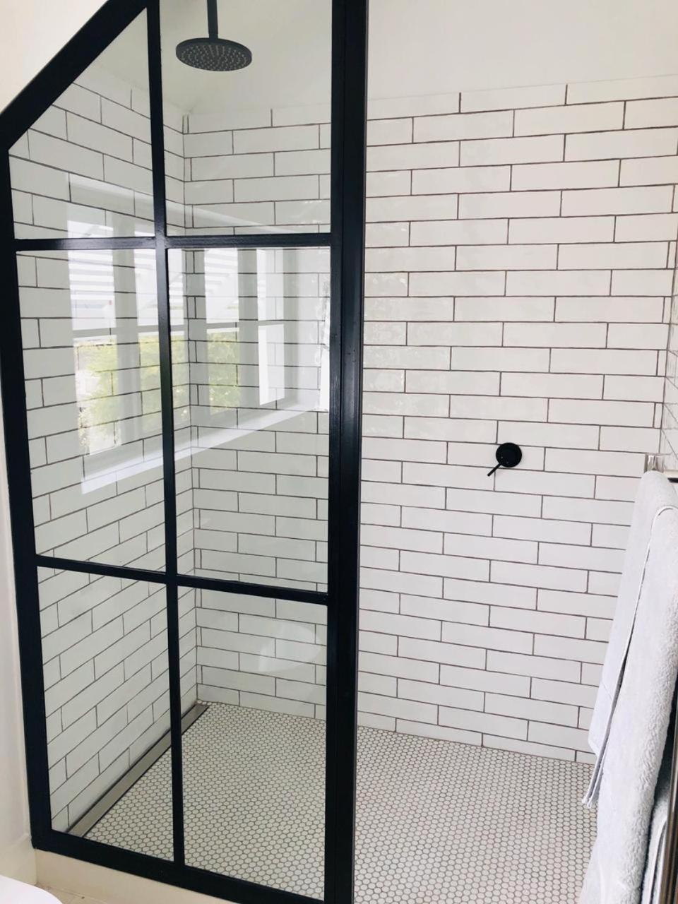 African Flame Apartment Книсна Екстериор снимка